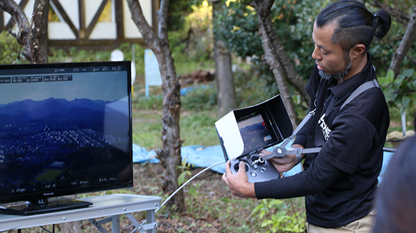 ドローン操縦研修の様子